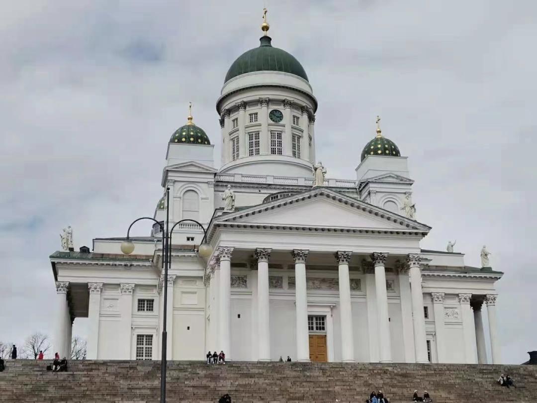 他在圣诞老人故乡做代购，每到这天有十几万人在淘宝围观他过圣诞