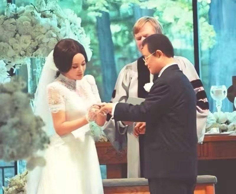 刘晓庆经历了4段婚姻,刘晓庆一生的爱情与婚姻