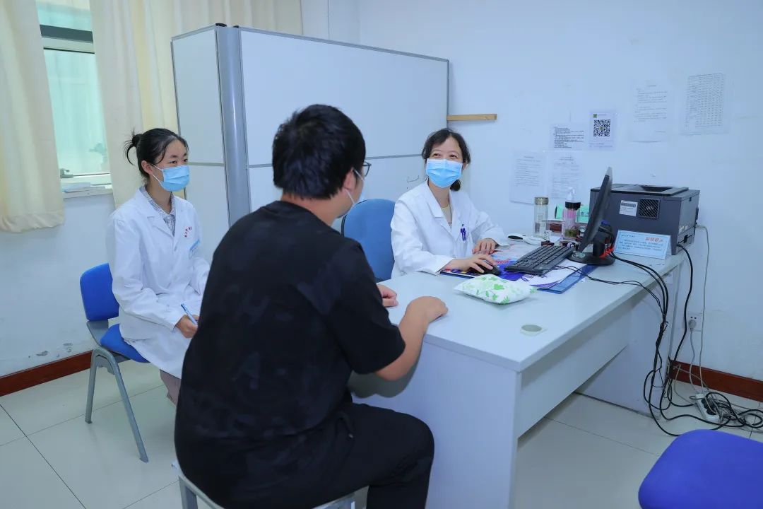 一到夏天就长脚气怎么治疗,一到夏季脚气就复发