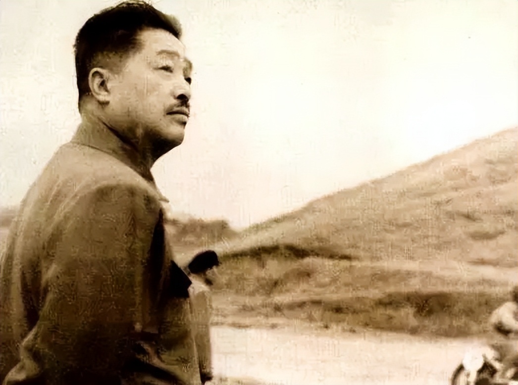 1963年，贺龙对国足说：拿不到前三，回来就解散！最终结果如何？