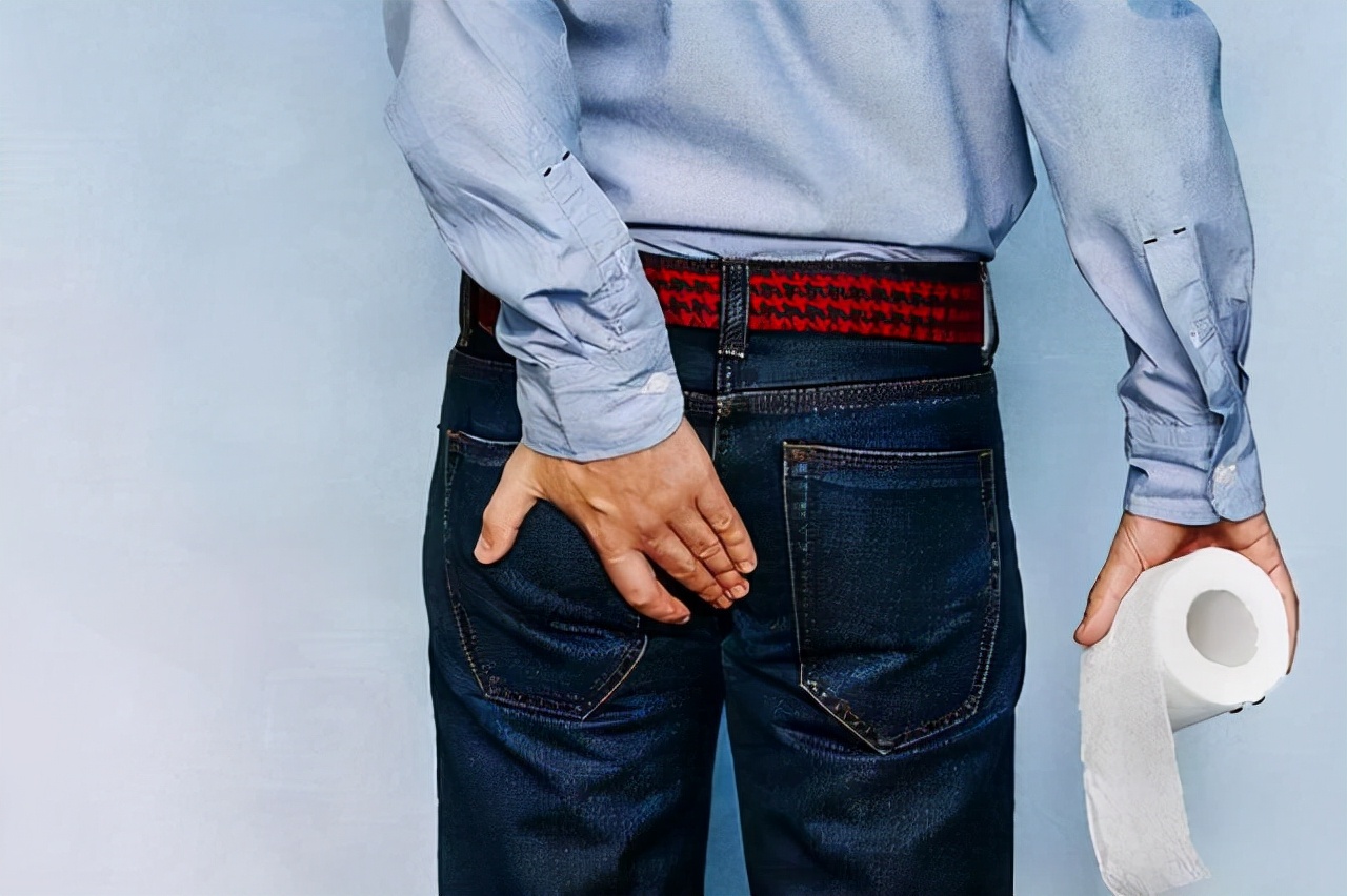 频繁放屁是怎么回事？医生：并非排毒那么简单，或是三种健康问题