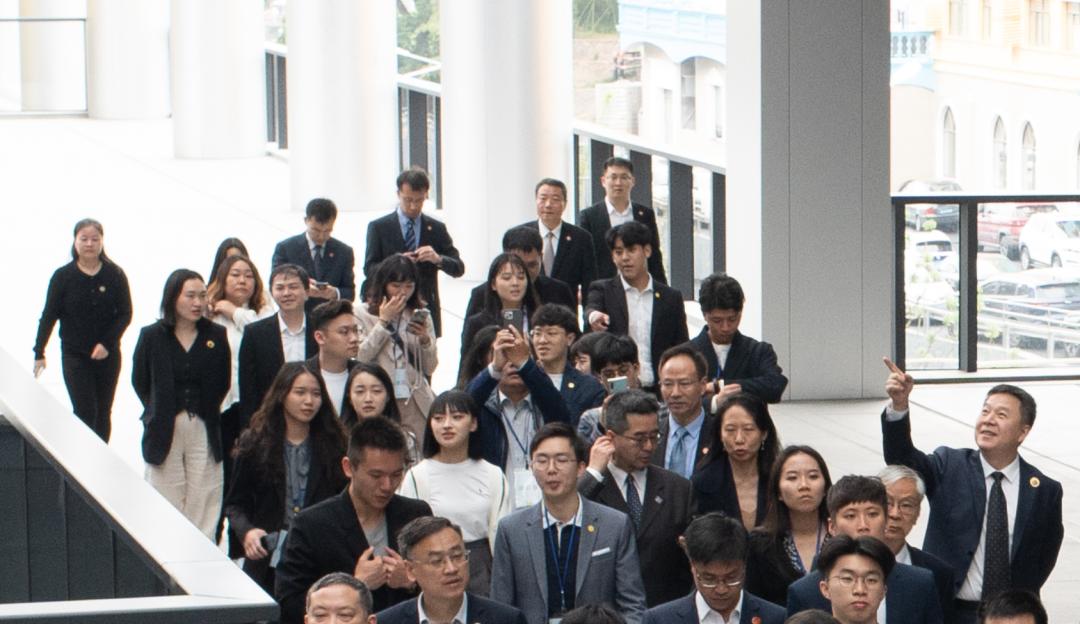 马英九参观湖南广电“七彩盒子”与《声生不息·宝岛季》连线