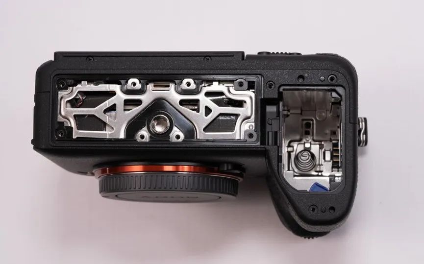 又来搞事情了！索尼α1硬核拆机