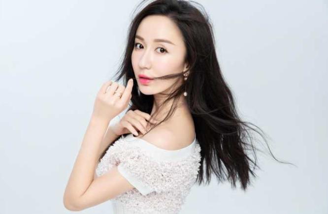 因整容毁掉前途的女星,整容改命的五位明星