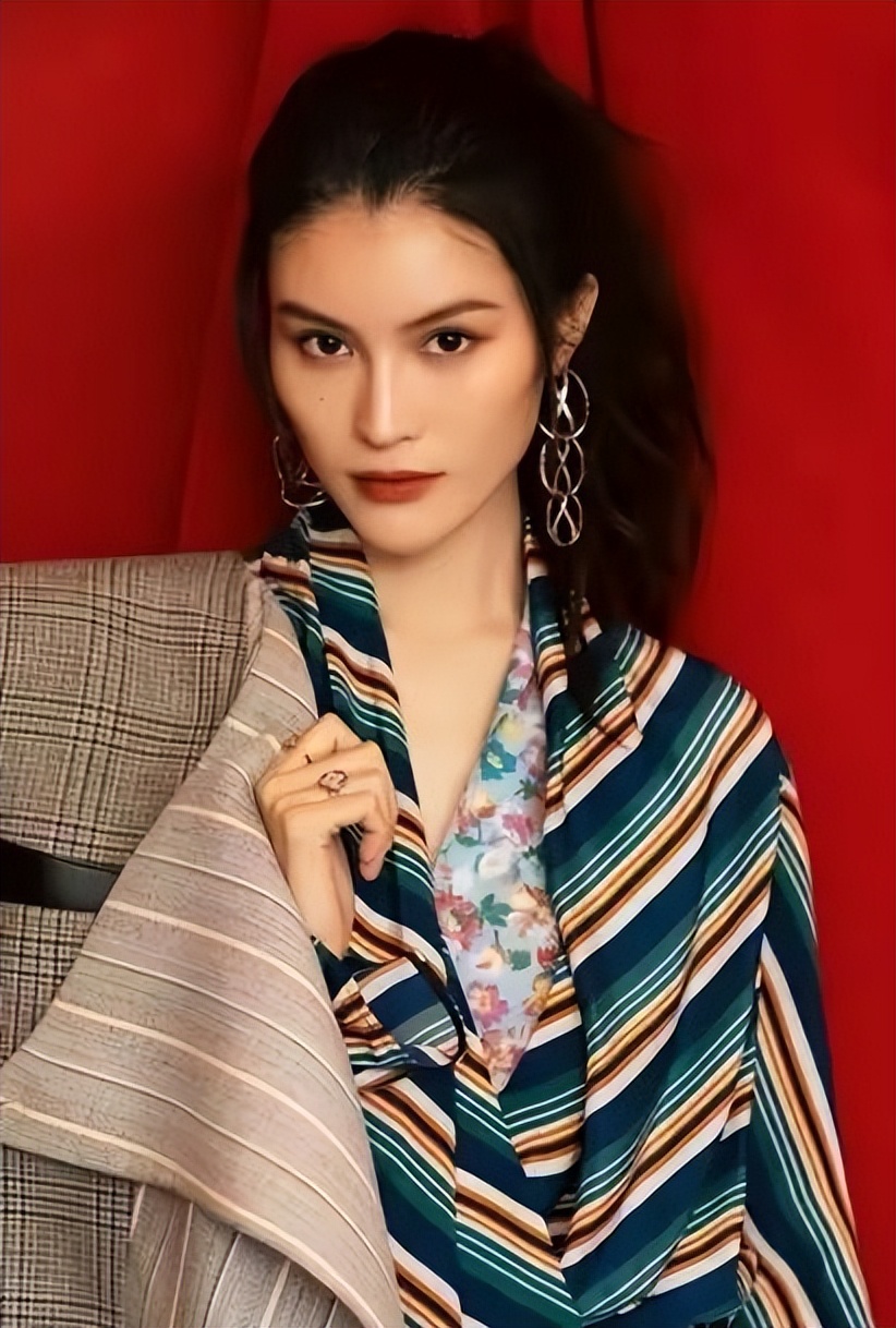 趋炎附势与指鹿为马,何穗陈伟霆被拍视频