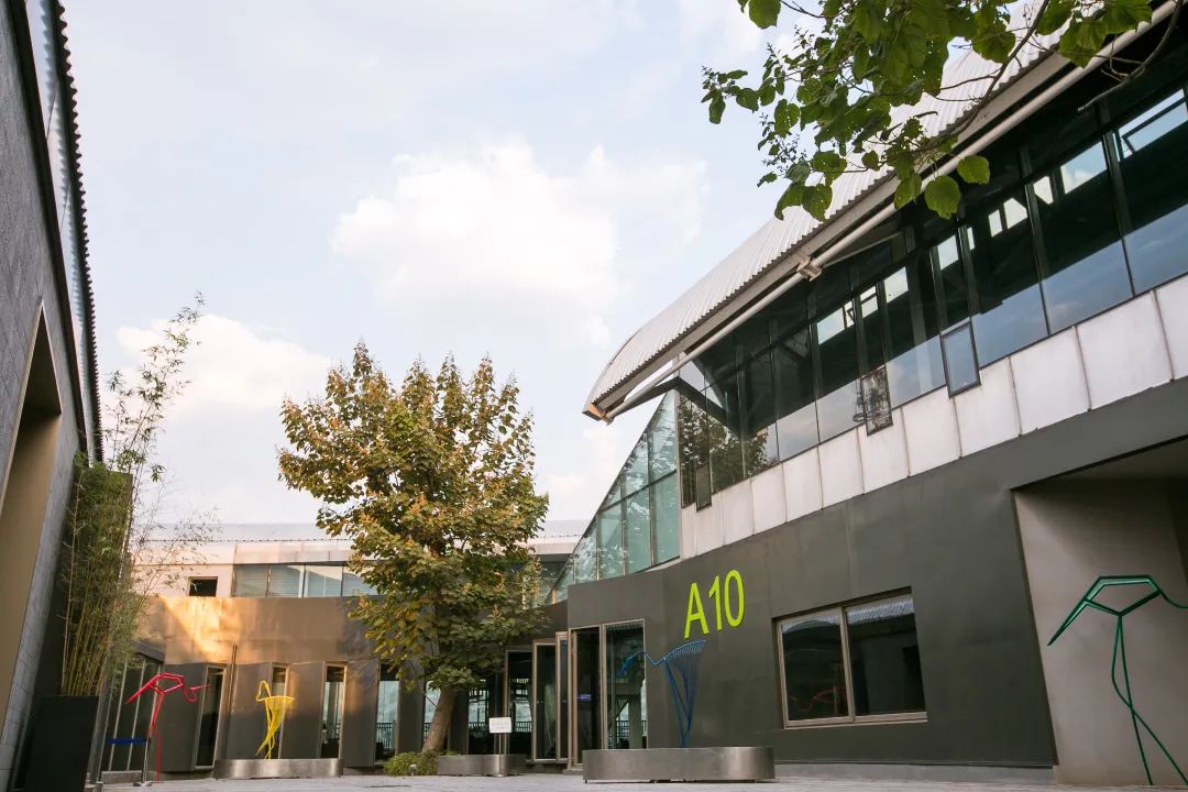 300平低成本厂房改造网红店,3000平方厂房改造网红店