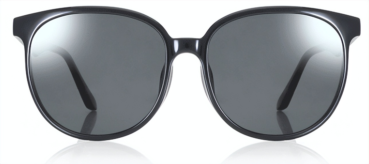 夏天来了，一起戴上JINS太阳镜防晒吧