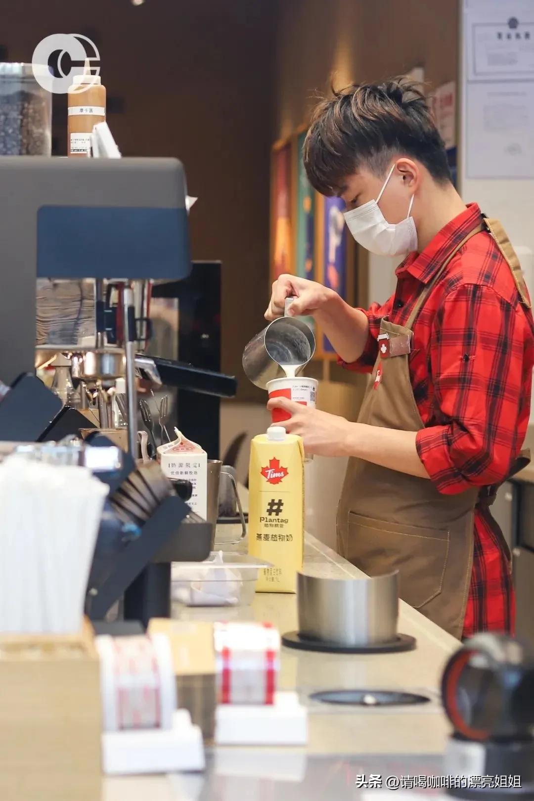 燕麦拿铁用什么牌子的燕麦奶,tims鲜萃咖啡加的是什么奶