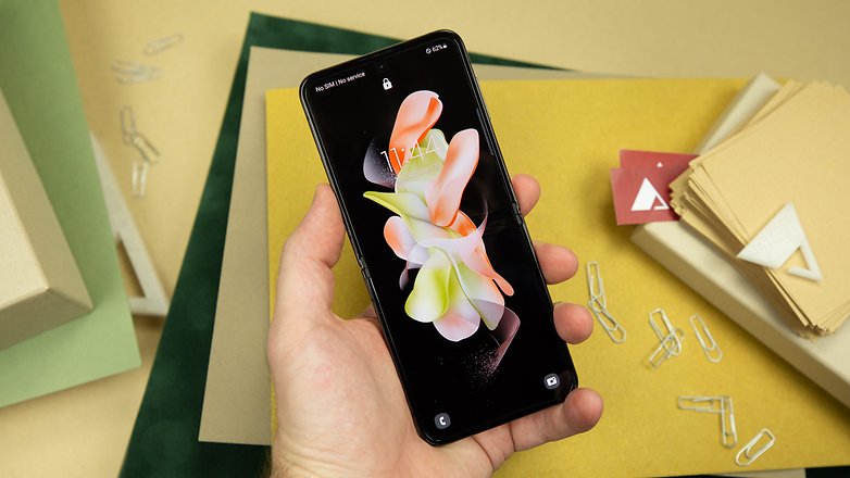 三星新款折叠屏手机现在怎么样了,三星折叠屏手机到底有多坑