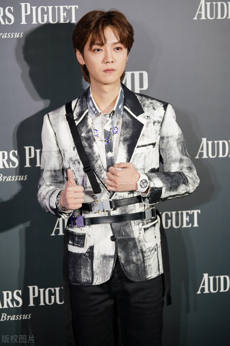 鹿晗曼联关晓彤,鹿晗生日祝福关晓彤贝克汉姆