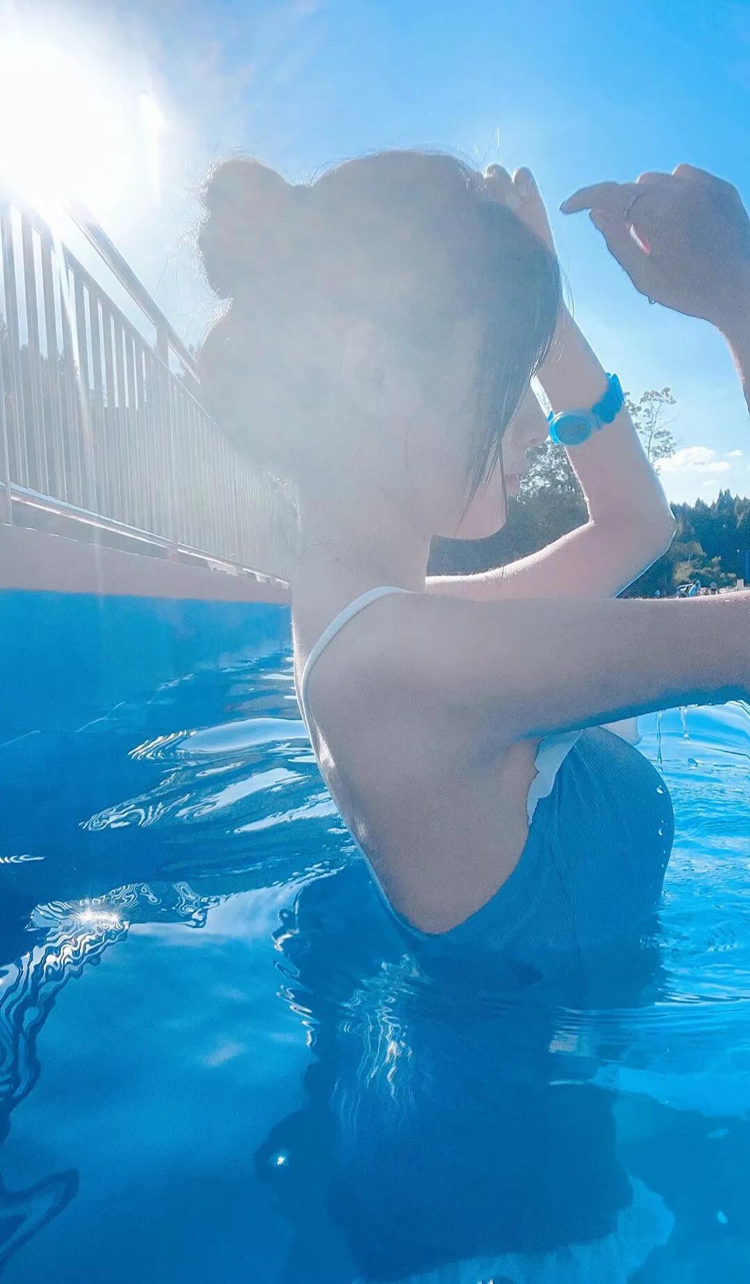 泳装比基尼长腿美女，*袜丝**街拍秀，艺术街拍