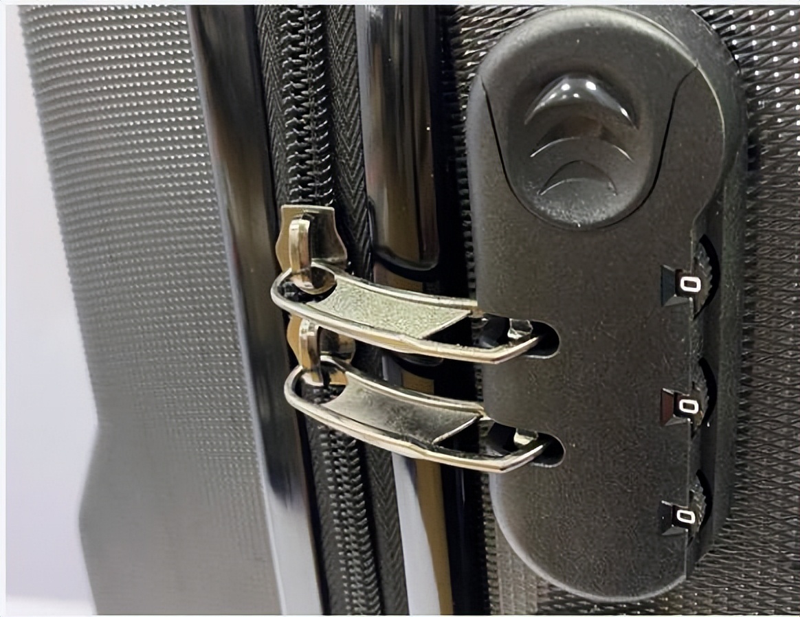 铝框拉杆箱好还是拉链款的好,拉杆箱怎么选拉链款和铝框款