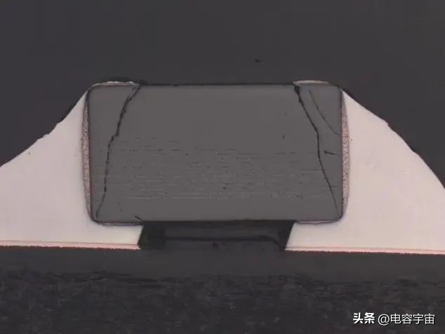 电容漏电击穿是贴片造成吗,贴片电容底部与焊盘漏电