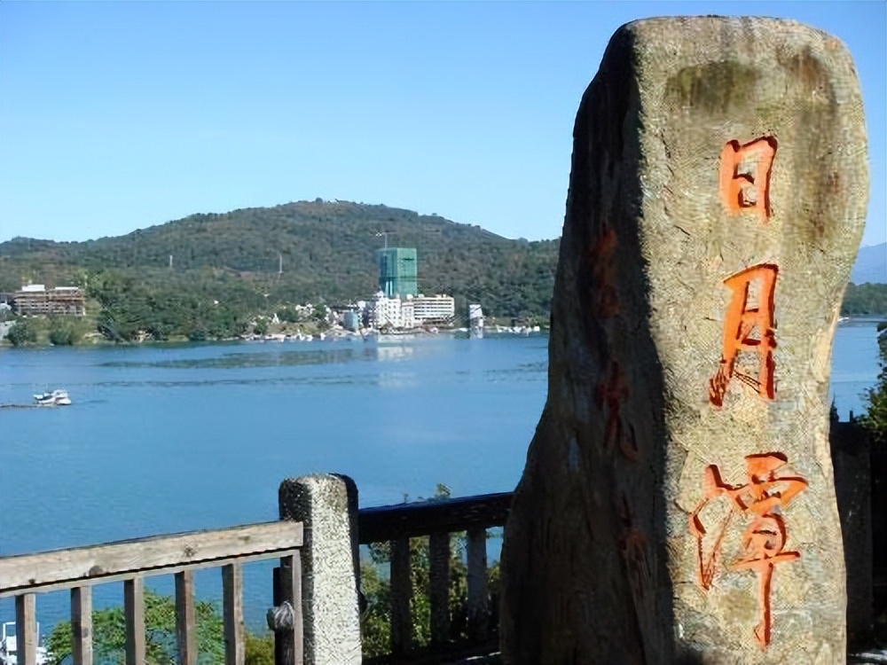 “西化”港女移居台湾幻想被众星捧月却沦为遭抛弃的过气港人