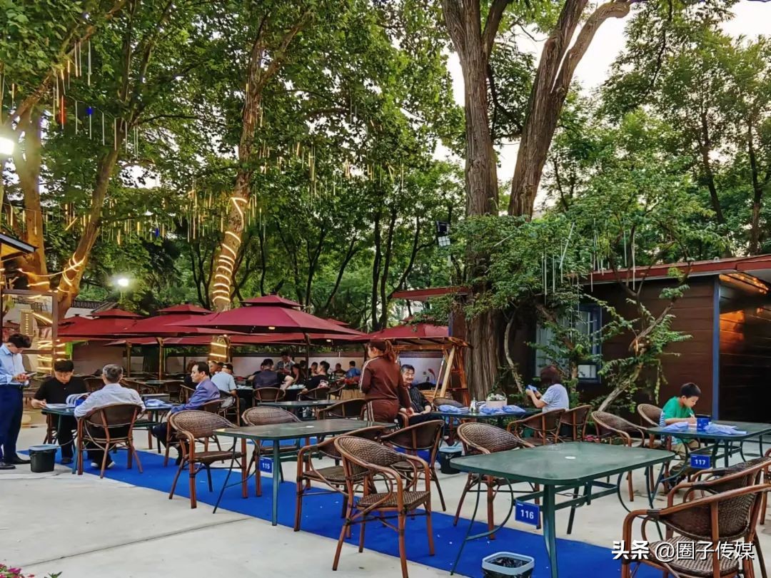 探幽鲜踪，隐匿在南郊宾馆的一处秘境，【中土啤酒花园】