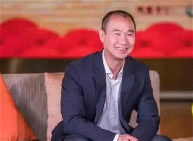 前乒乓球教练刘国梁现在干啥了,国乒教练刘国梁回归天团回忆往事