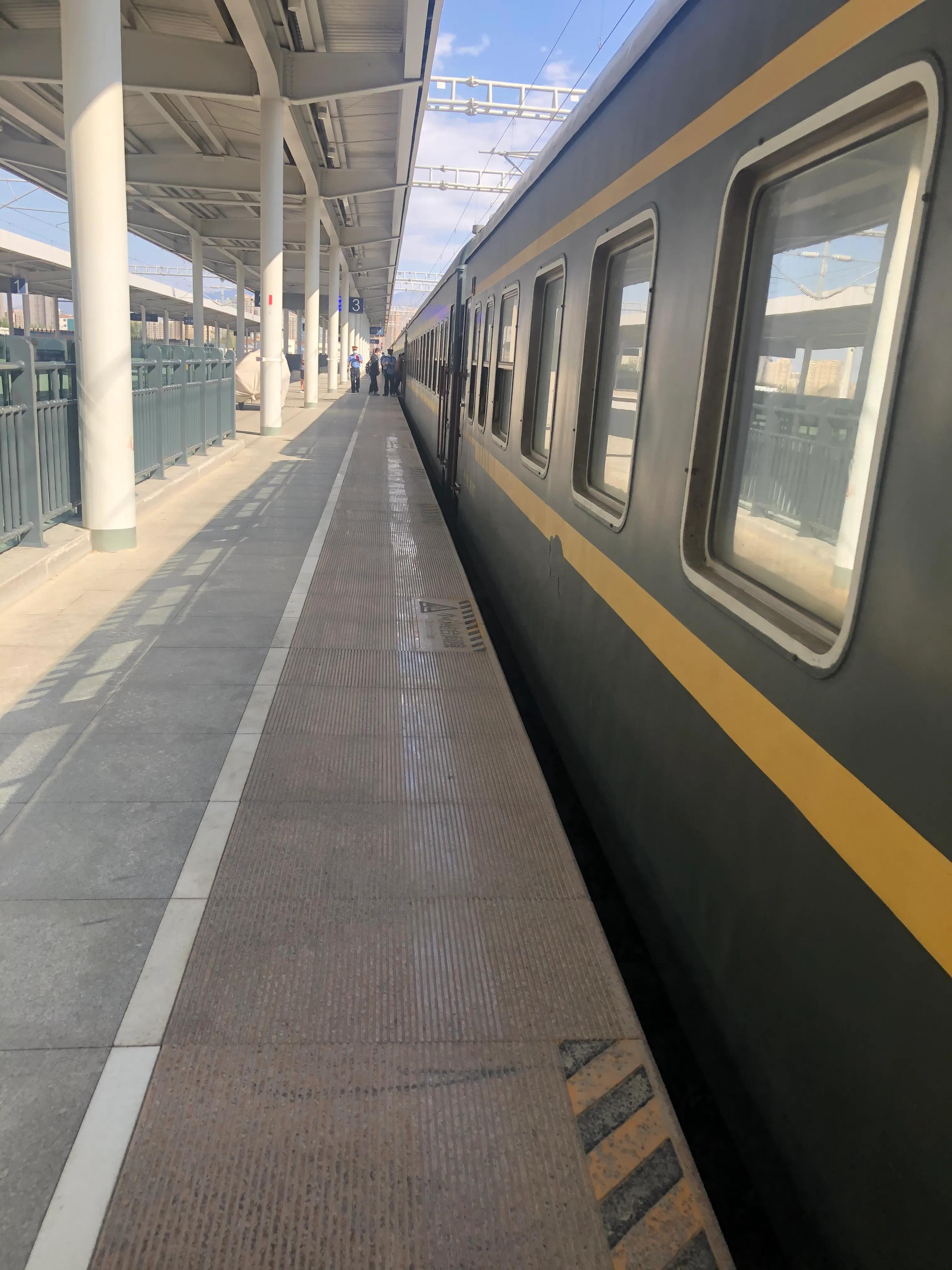 乌鲁木齐到库尔勒可以走216国道吗,乌鲁木齐到库尔勒不走高速的路线