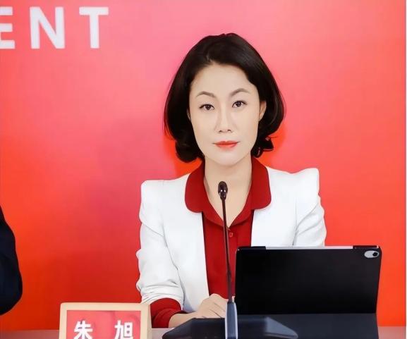 中国最赚钱女秘书朱旭：年薪849万，年终奖1000万，48岁至今未婚