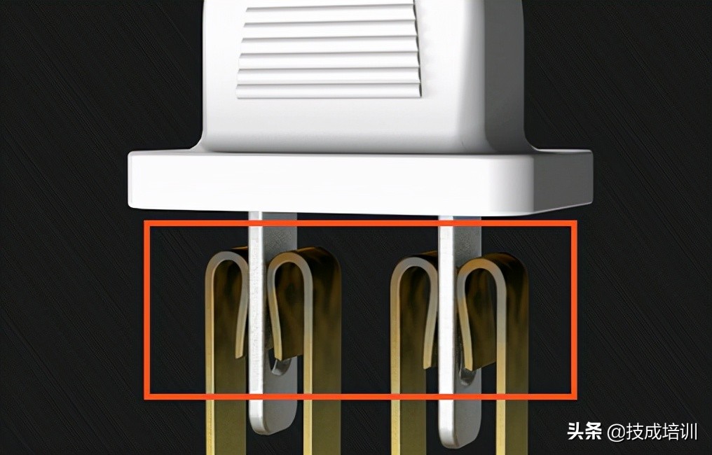 插拔电源线会黑屏,插拔插座有火光