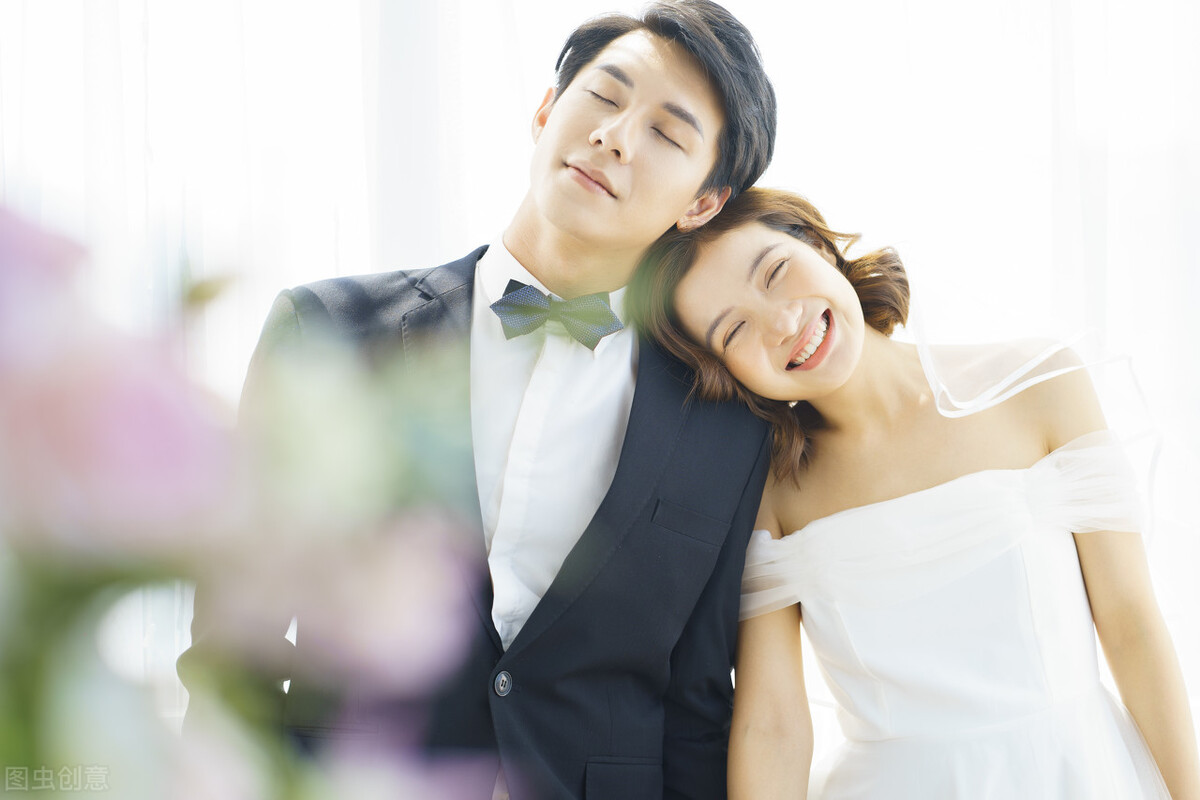 面对女人的主动勾搭老公态度暧昧，算出轨吗？