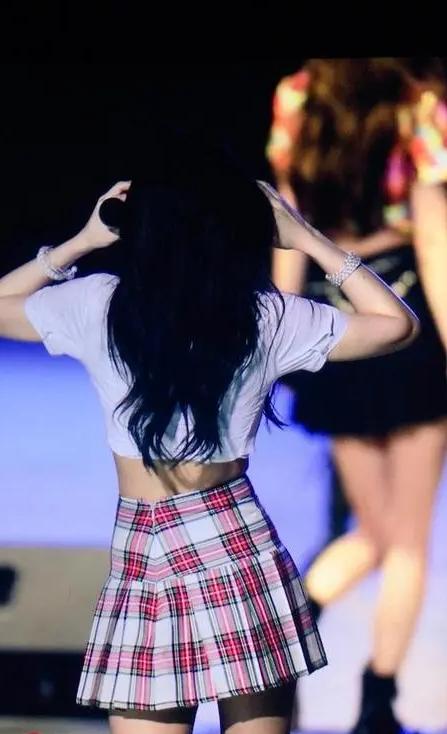 韩国女明星所有颜色露脐装,韩国女明星的露脐装