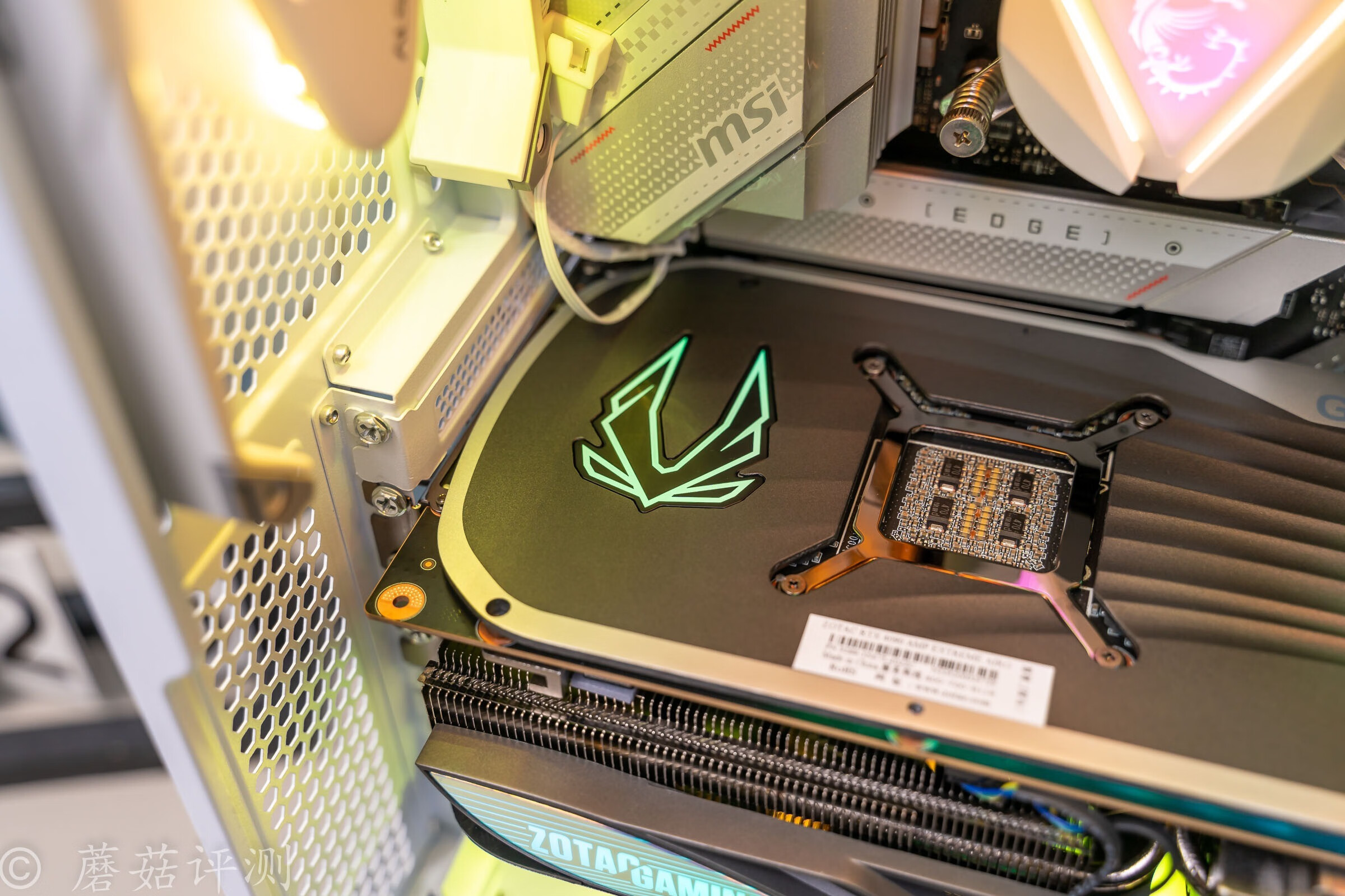 外观精致，散热优秀，适合干活，索泰RTX4090AMP显卡评测