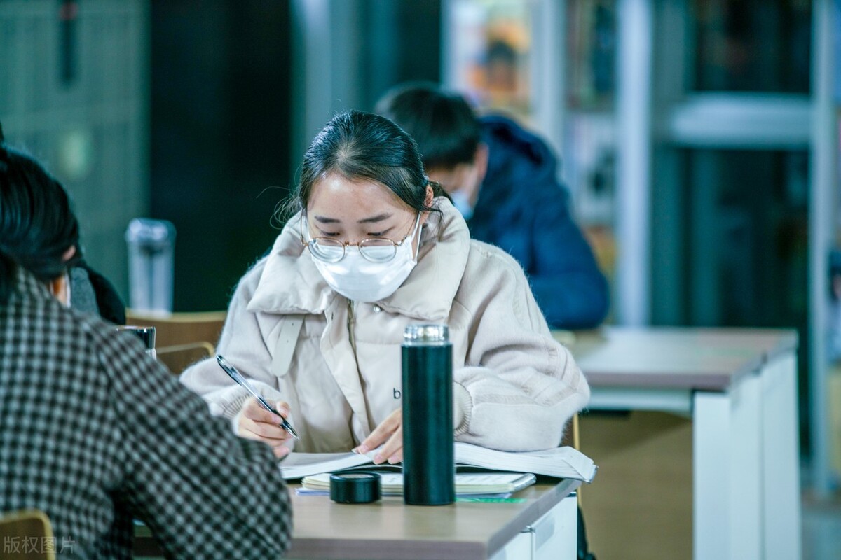 武汉公务员报考条件以及岗位2021,公务员的报考条件成人大专可以么