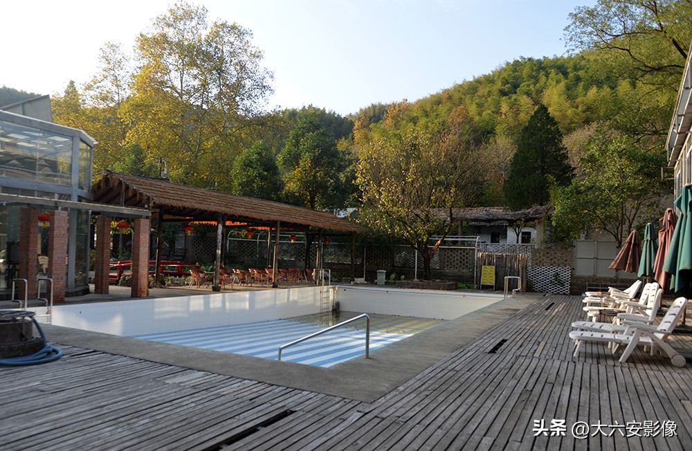 探访大别山中画家村民宿都有游泳池美食诱人