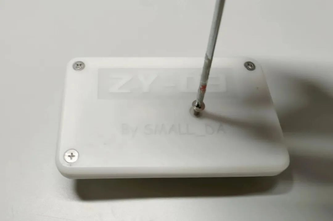 帅小伙花30块钱做了个小键盘，还开源了