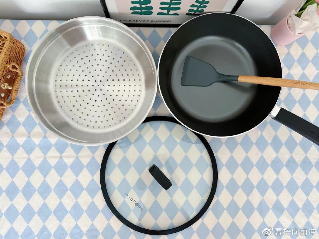 什么材质的锅不粘锅又耐用,刚买回来的锅好用又不粘锅无烟