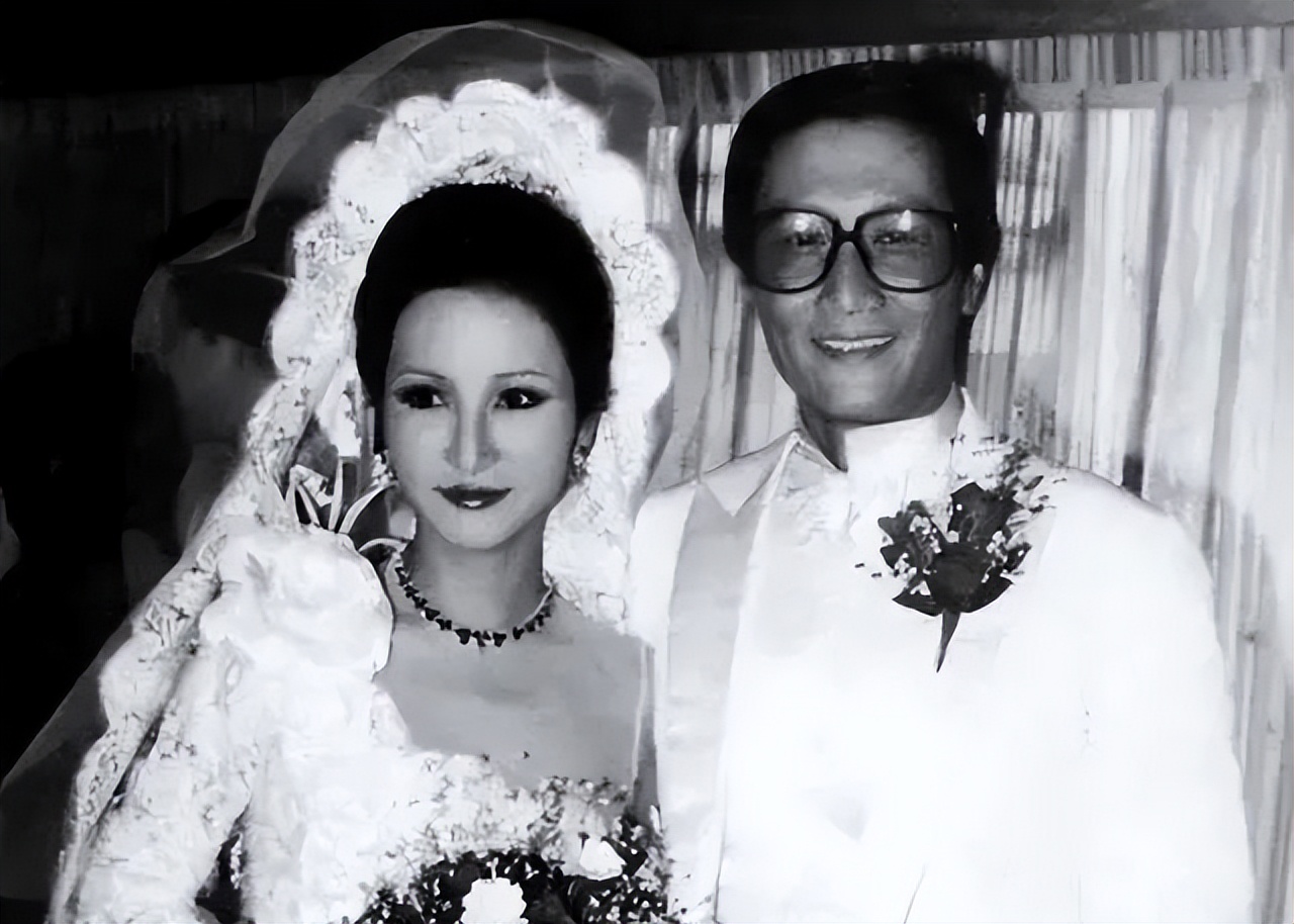 相差49岁的爷孙恋，12年后换回2000万分手费，coco这么做值吗？