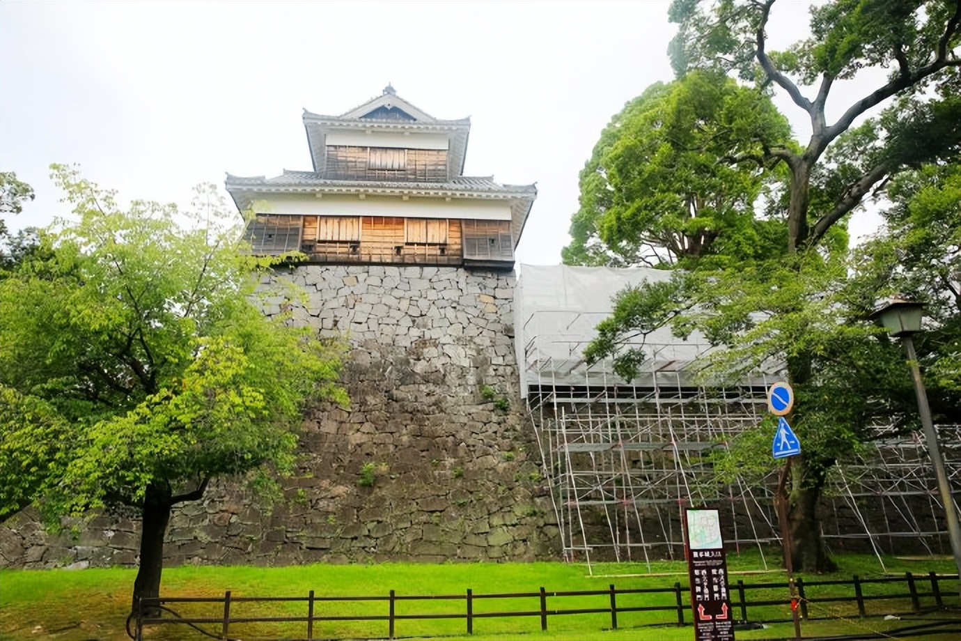 带孙女出去看世界,带着孙女看世界