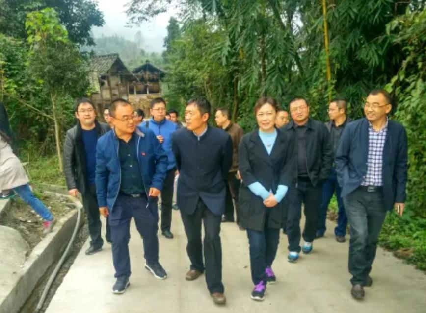 戏精贪官：为当清官让母亲去捡垃圾，还让下属假扮“黄羊”