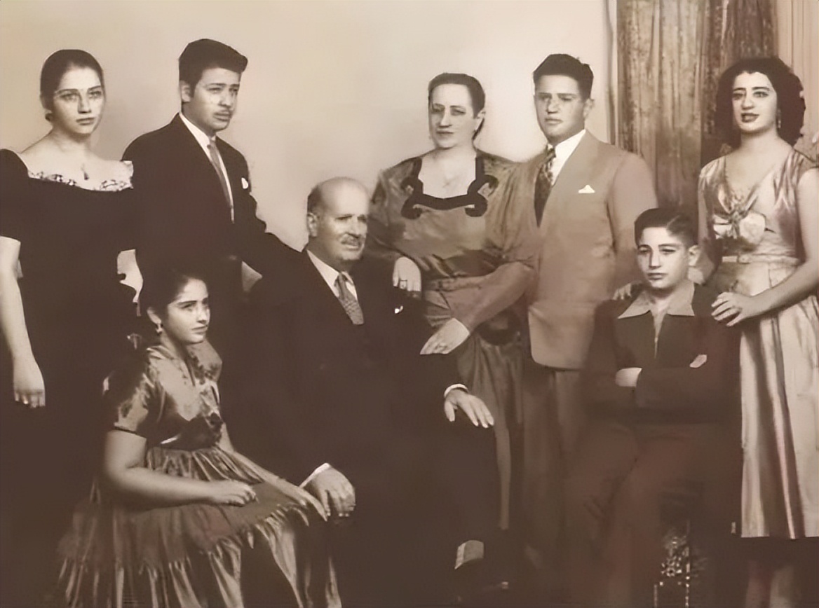 对爱妻感情专一，身家812亿美元墨西哥首富鳏居，不肯续弦