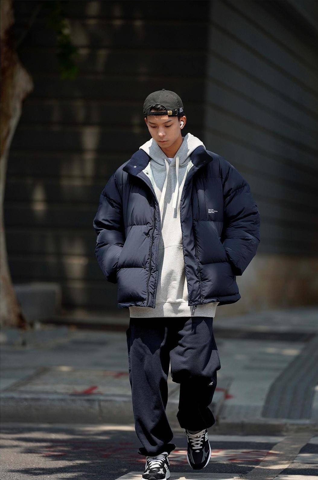 “卫衣+运动裤”很适合春天，这样搭潮流简便，不会穿也能驾驭