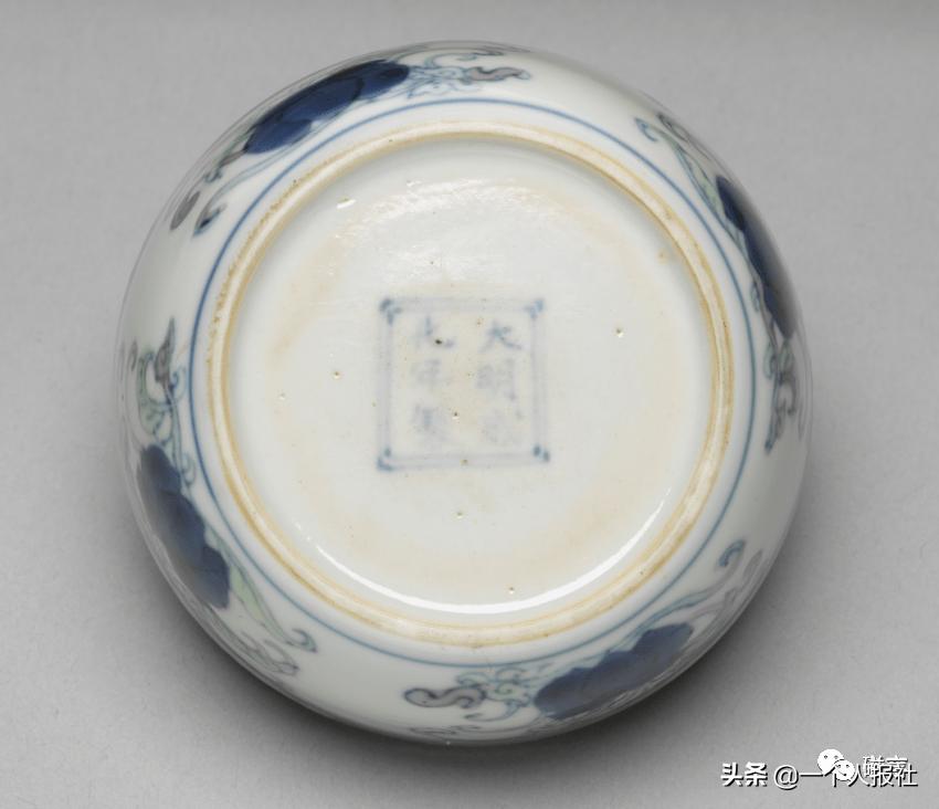 瓷中臻品景德镇,斗彩瓷的历史记录