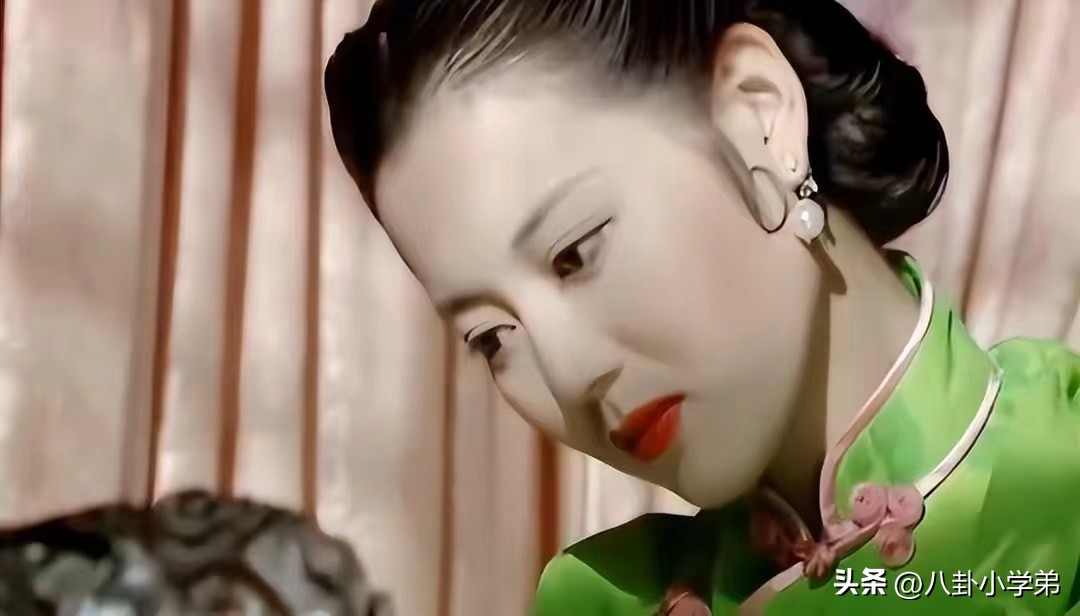 曾经美丽的容颜如今变成了老太太,曾经貌美如花现在变成大妈