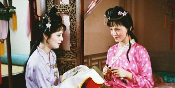 2010版红楼梦李嬷嬷骂袭人,红楼梦李奶奶第几回骂袭人