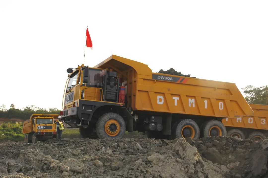 柳工宽体自卸车,二手柳工宽体矿用车出售