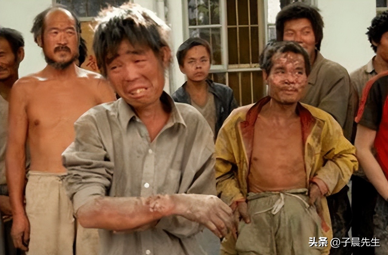 他装疯卖傻几十年完整版,记者装疯卖傻卧底黑砖窑