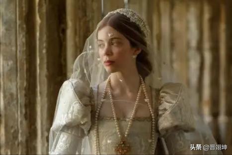 伊丽莎白一世：25岁当女王，为美貌戴假发抹铅粉，有时7天不卸妆