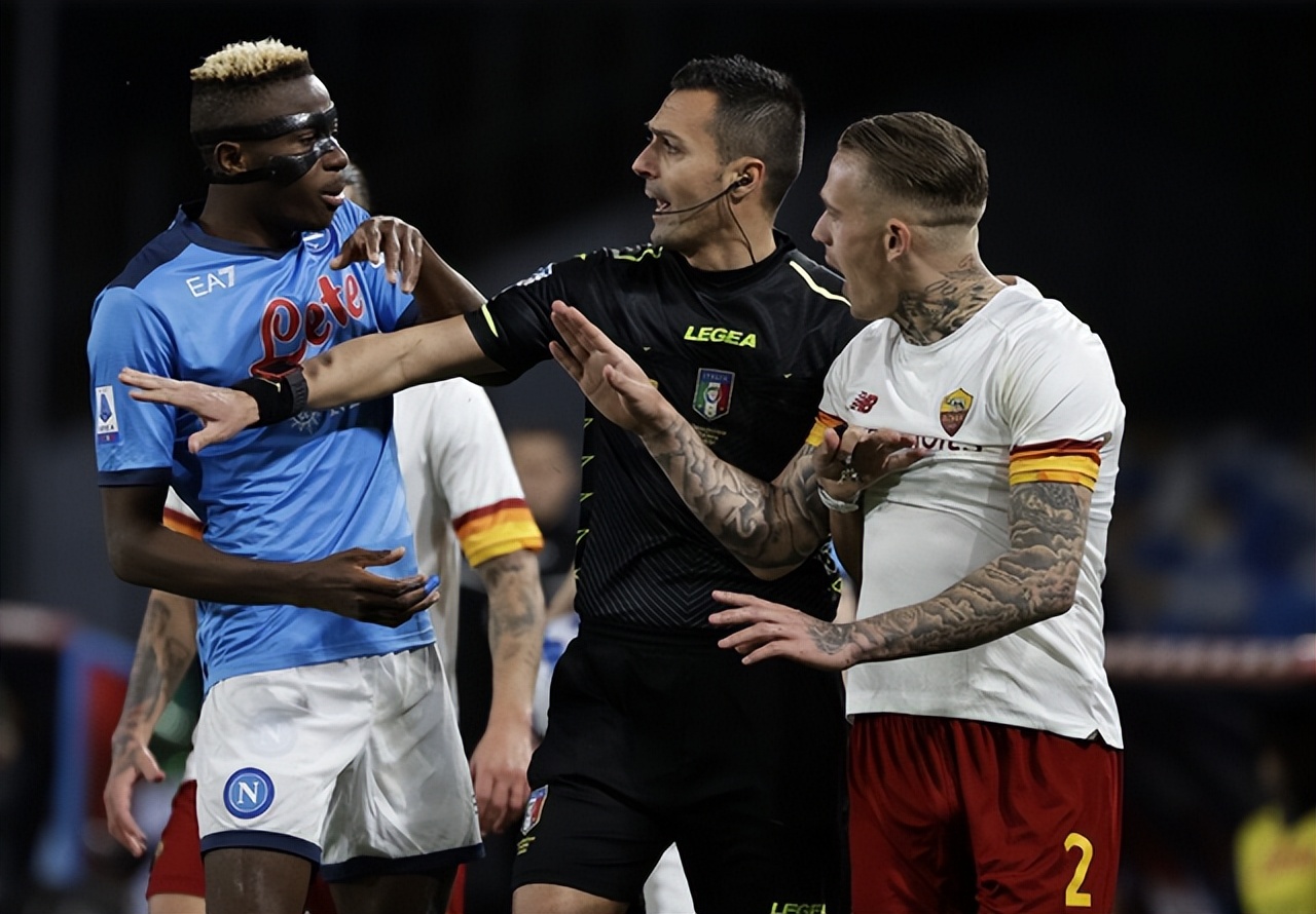 888不满穆里尼奥的言而无信，扎尼奥洛过掉门将，被直接抱摔在地