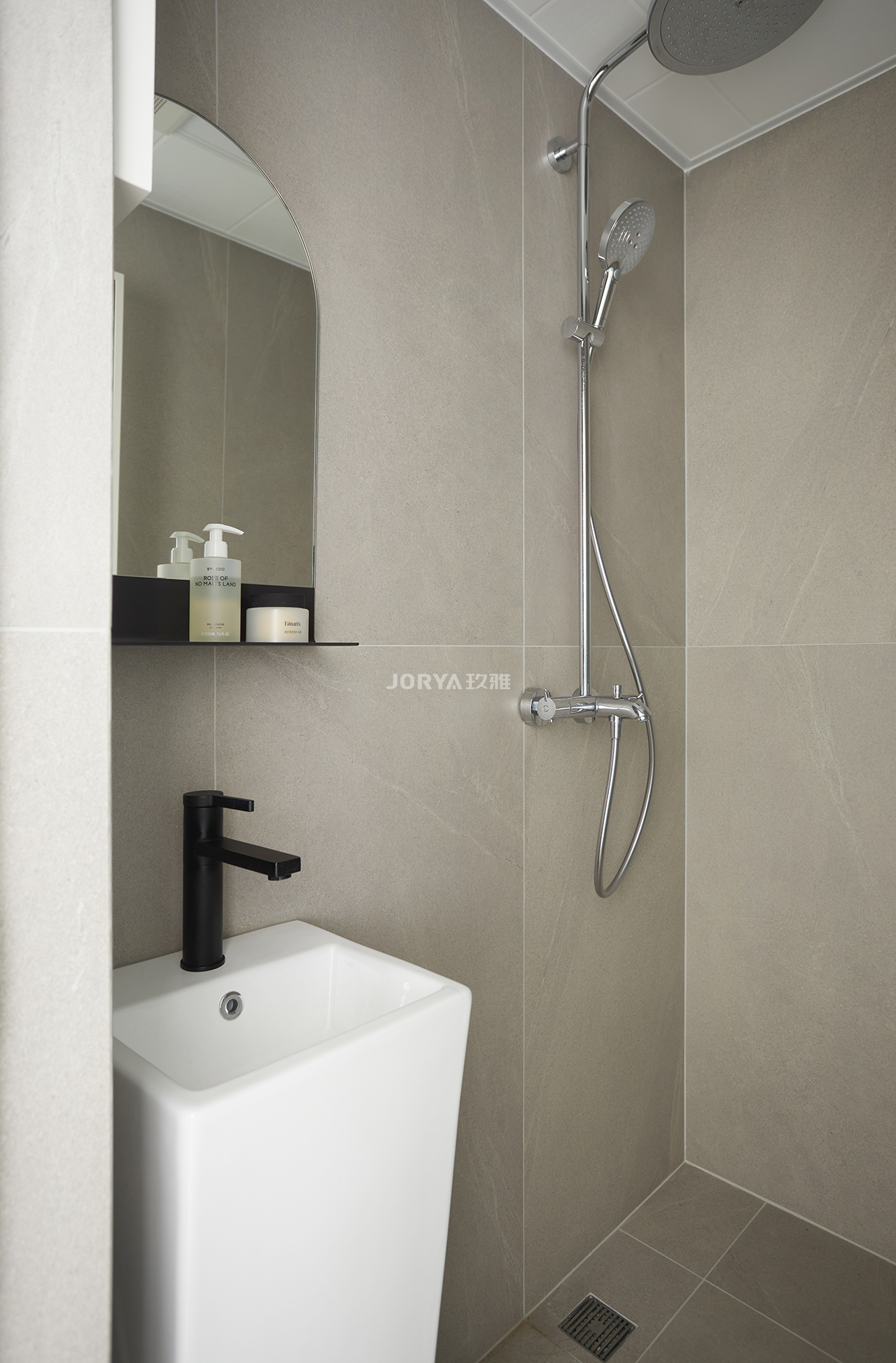 奶油白简约别墅,奶油白原木风小户型