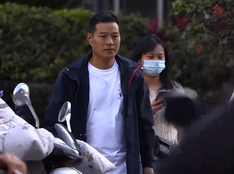 小伙创业一亩田养鱼能挣多少钱,年赚600万的稻田养鱼