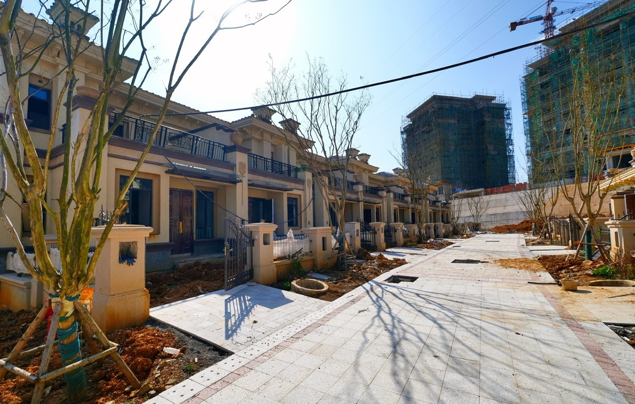 联排别墅和独栋的优劣势,市区联排别墅前景