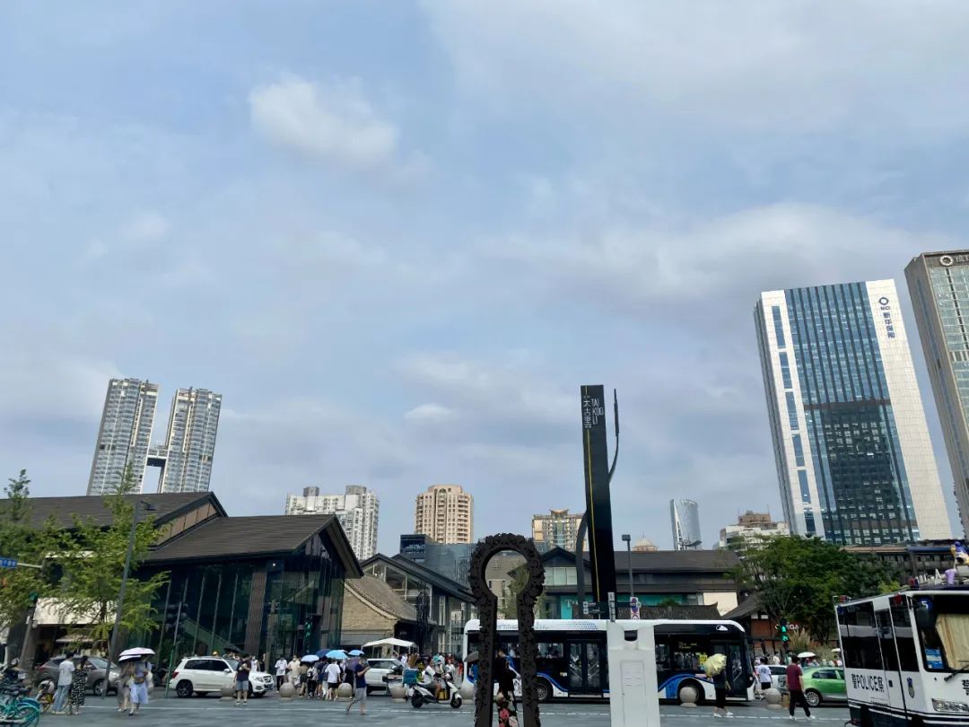 后疫情时代经济发展现状,疫情时期的成都太古里