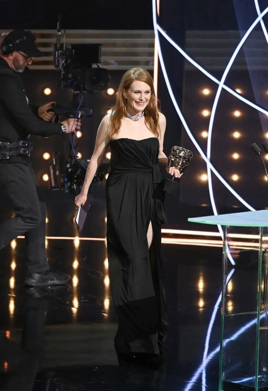 英国这一夜，国际女星风情万种，唯有这10位，一个比一个敢穿