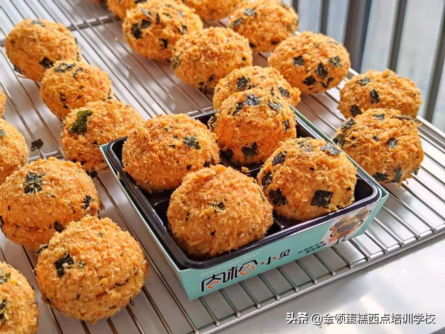 新手小白在哪里学做烘焙比较合适,烘焙入门从零开始学烘焙