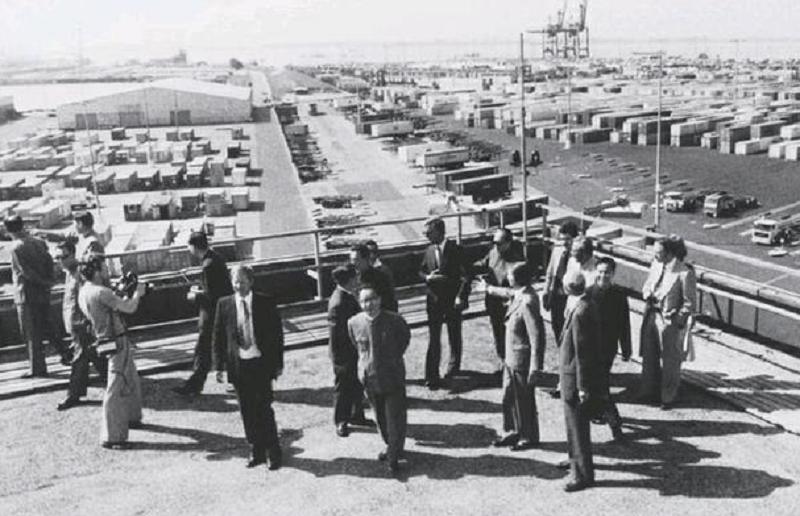 1991年，*小平邓**为深圳火车站题字，为何只写“深圳”没写“站”？