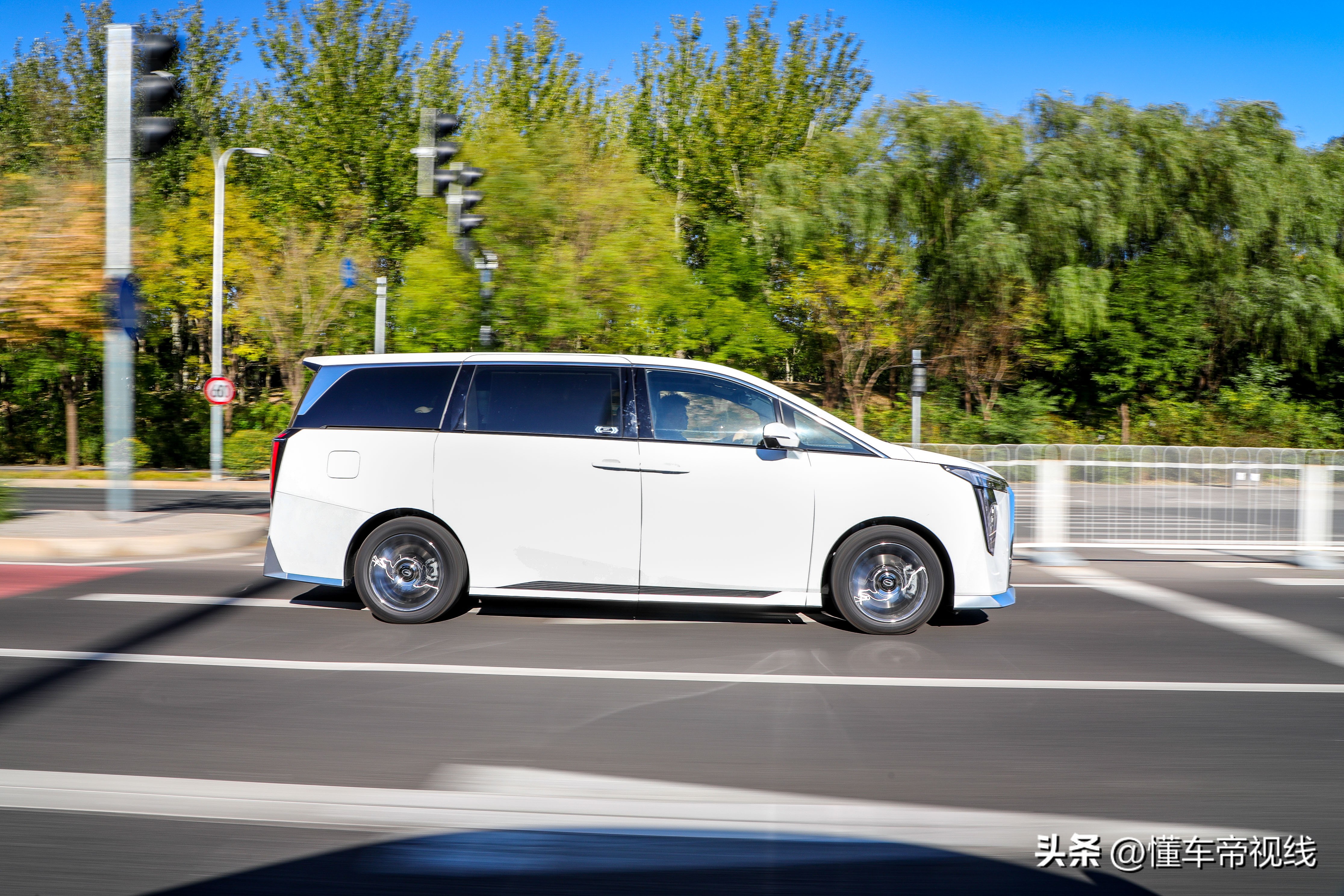 广汽2.0t混动mpv,新款2.0混动crv可靠吗